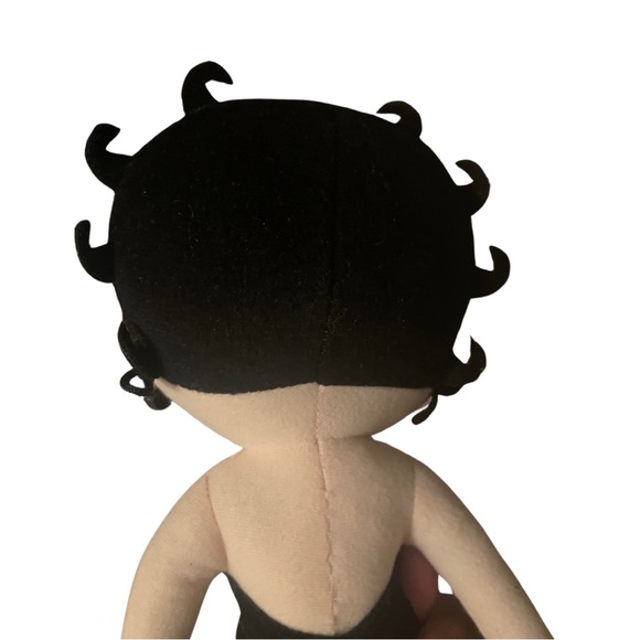NWT Betty Boop Classic Doll with Heart Corsage on Leg - Picture 5 of 5